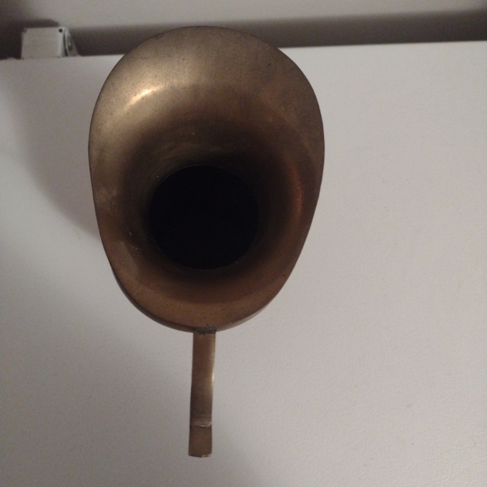 Vintage commodore solid brass pitcher made in India 8.5"can be used for flowers - Picture 5 of 9